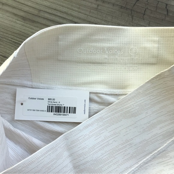 NWT Outdoor Voices TechSweat Shorts 7" (White Sand, S) - Picture 7 of 7